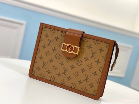 LOUIS CHANELUTCH VUITTON 0809